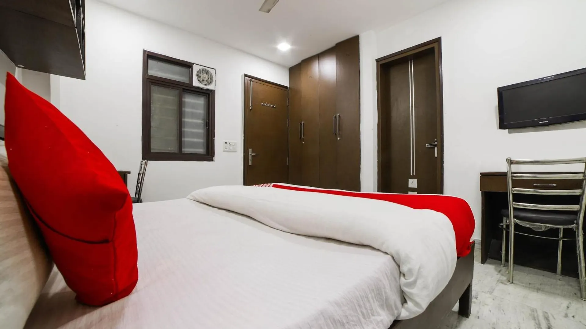 Hotel Seven S Delhi